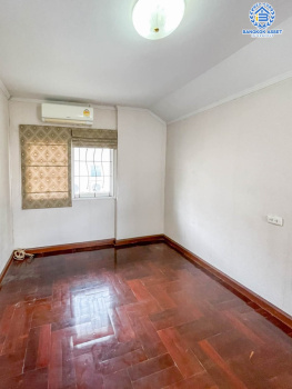 *****บ้านเดี่ยวมือสอง ม.ศุภาลัย ออคิดปาร์ค สุขาภิบาล5  เนื้อที่ 67 ตร.ว. ฟังก์ชัน 3 ห้องนอน 2 ห้องน้ำ จอดรถได้ 2 คัน บนทำเลเชื่อมต่อหลายเส้นทาง ถ.รามอินทรา ถ.สายไหม และถ.พหลโยธิน ใกล้สนามบินดอนเมือง ทางด่วน "รามอินทรา" และรถไฟฟ้าสายสีเขียว "สถานีสายหยุด"